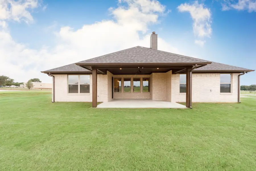 Representative exterior details of a home built from the The Carter by Doug Parr Custom Homes in Honeysuckle Ranch, Paradise (Image 3). Representative exterior details of a home built from the The Carter by Doug Parr Custom Homes in Honeysuckle Ranch, Paradise (Image 3).