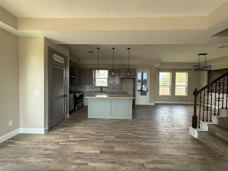 Spacious, unfurnished interior of a new home in , Pasadena (Image 26).