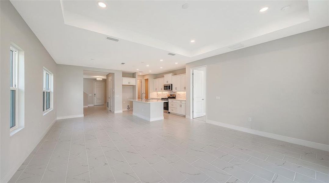 Spacious, unfurnished interior of a new home in Canoe Creek, Parrish (Image 40).