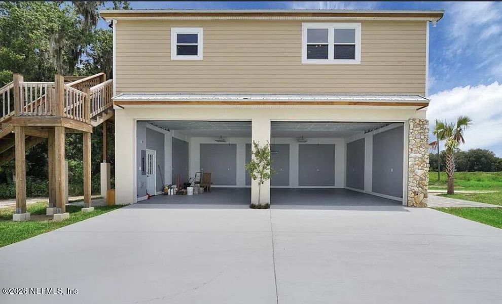 Exterior details and patio area of a home in , East Palatka (Image 25).