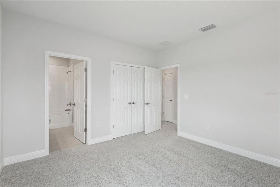 Spacious, unfurnished interior of a new home in Two Rivers, Zephyrhills (Image 21).