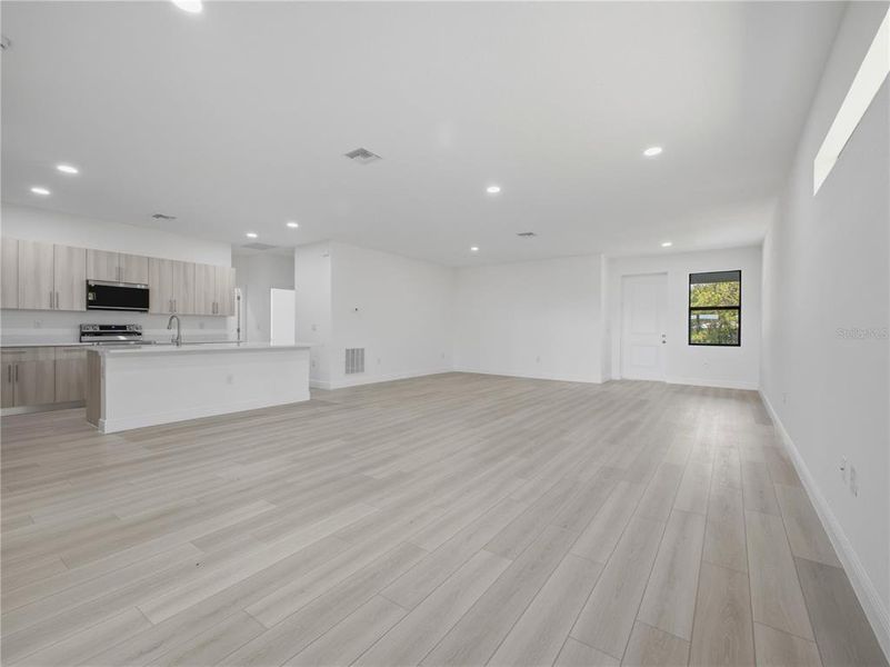 Spacious, unfurnished interior of a new home in , Labelle (Image 14).