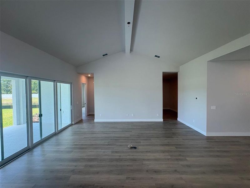 Spacious, unfurnished interior of a new home in Lakeview Crossing – Classic Series, Sarasota (Image 11).
