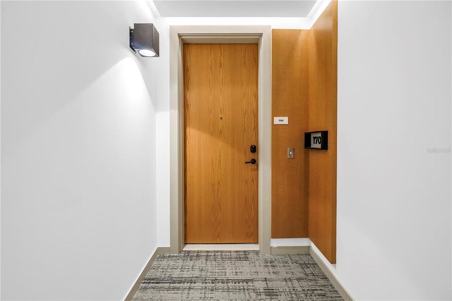 Spacious, unfurnished interior of a new home in , St. Petersburg (Image 20).