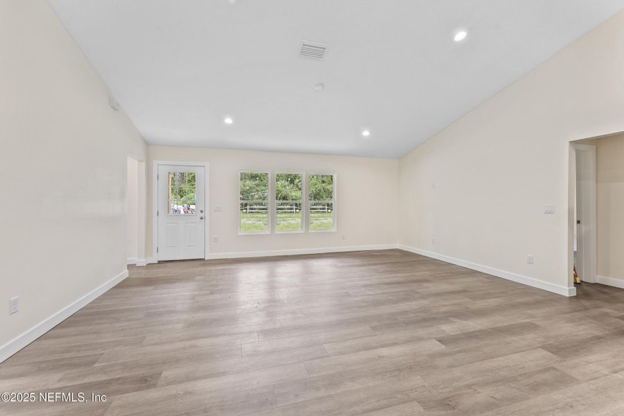 Spacious, unfurnished interior of a new home in , Georgetown (Image 16).