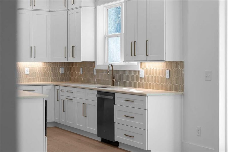 Furnished interior view inside a new home in , Conyers (Image 33).