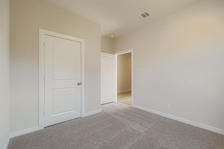Spacious, unfurnished interior of a new home in Middlefield Village, Dallas (Image 17).