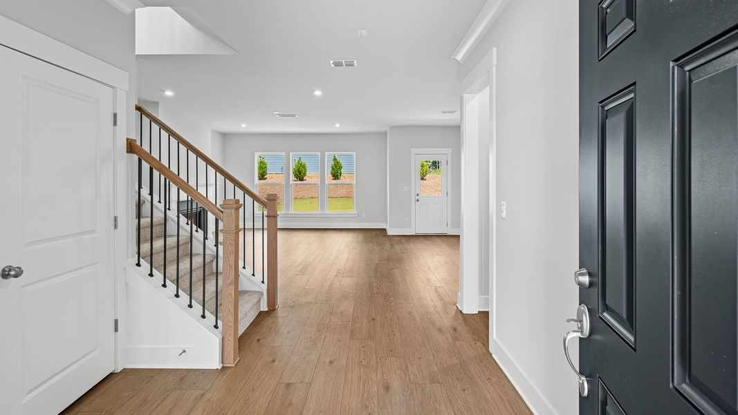 Spacious, unfurnished interior of a new home in Hunters Creek, Flowery Branch (Image 37). Spacious, unfurnished interior of a new home in Hunters Creek, Flowery Branch (Image 37).