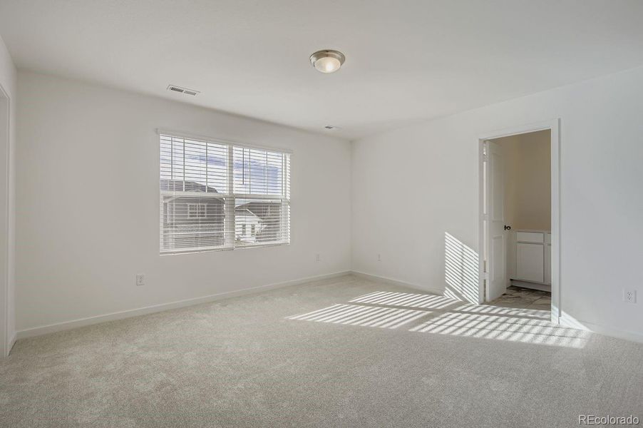 Spacious, unfurnished interior of a new home in Ledge Rock: The Monarch Collection, Johnstown (Image 8).