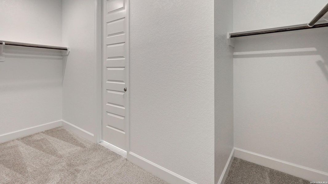 Spacious, unfurnished interior of a new home in Ladera, San Antonio (Image 26).