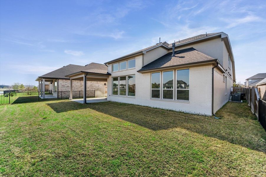 Exterior details and patio area of a home in Cross Creek Ranch, Fulshear (Image 3).