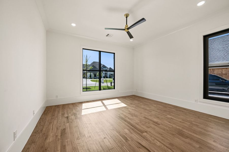 Spacious, unfurnished interior of a new home in The Resort on Eagle Mt. Lake, Fort Worth (Image 41).