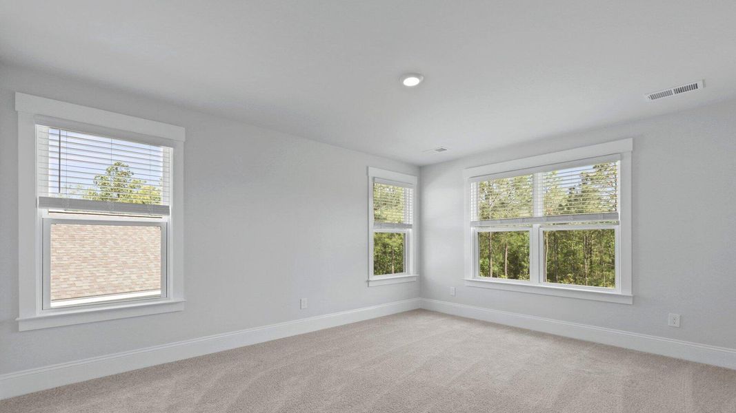 Spacious, unfurnished interior of a new home in Sheep Island, Summerville (Image 33).