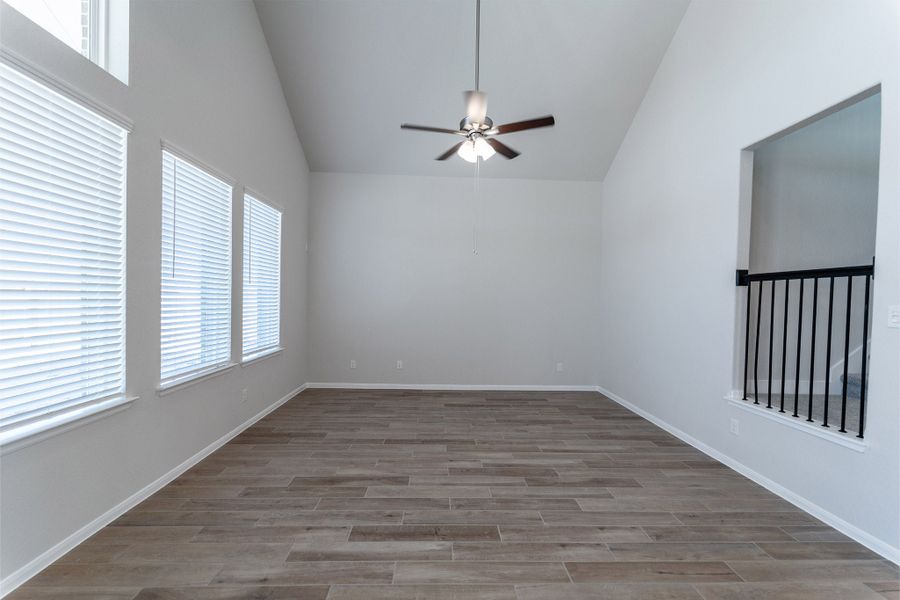 Spacious, unfurnished interior of a new home in Lago Mar, Texas City (Image 14).