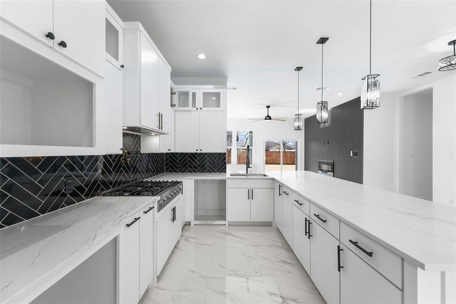 Furnished interior view inside a new home in , Dallas (Image 8).