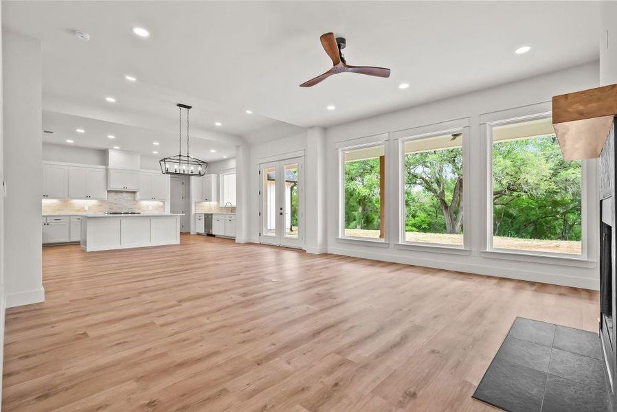 Spacious, unfurnished interior of a new home in , Weatherford (Image 20).