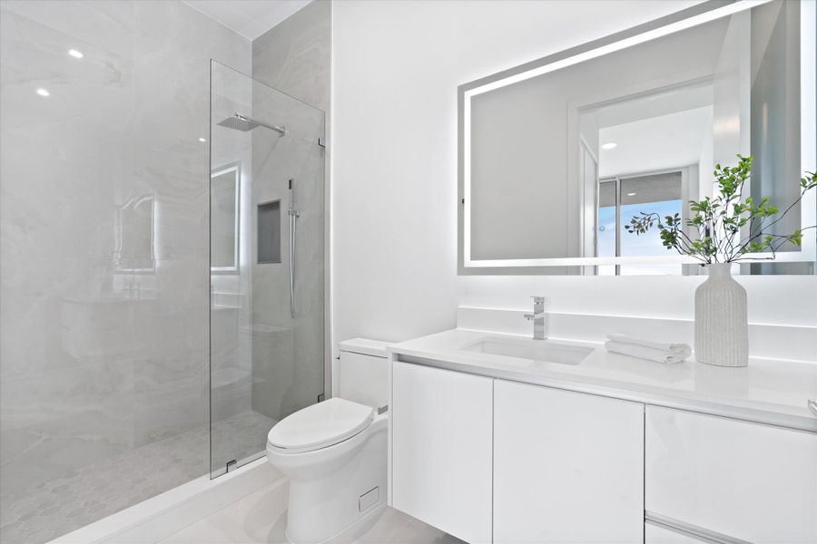 21-220 Lake Shore Drive #2305 Lake Park,