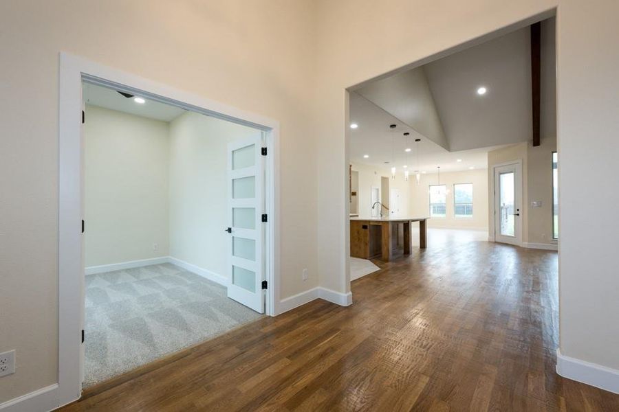 Spacious, unfurnished interior of a new home in , Blue Ridge (Image 24).