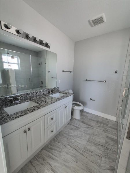 Furnished interior view inside a new home in , Cape Coral (Image 6).