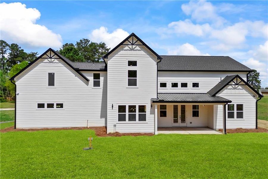 Exterior details and patio area of a home in , Athens (Image 4).
