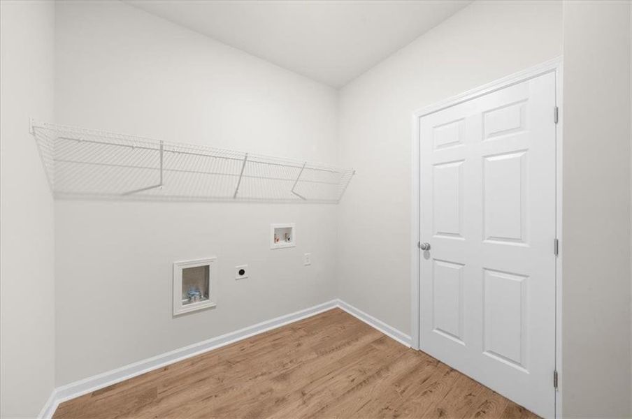 Spacious, unfurnished interior of a new home in , Gainesville (Image 37).