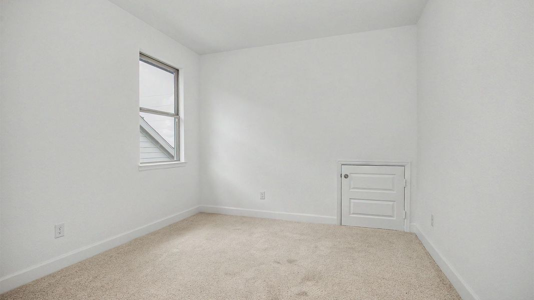 Spacious, unfurnished interior of a new home in Austin Point, Richmond (Image 7).