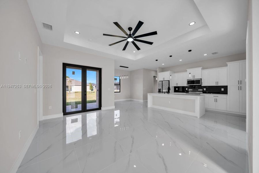 Spacious, unfurnished interior of a new home in , Lehigh Acres (Image 14).
