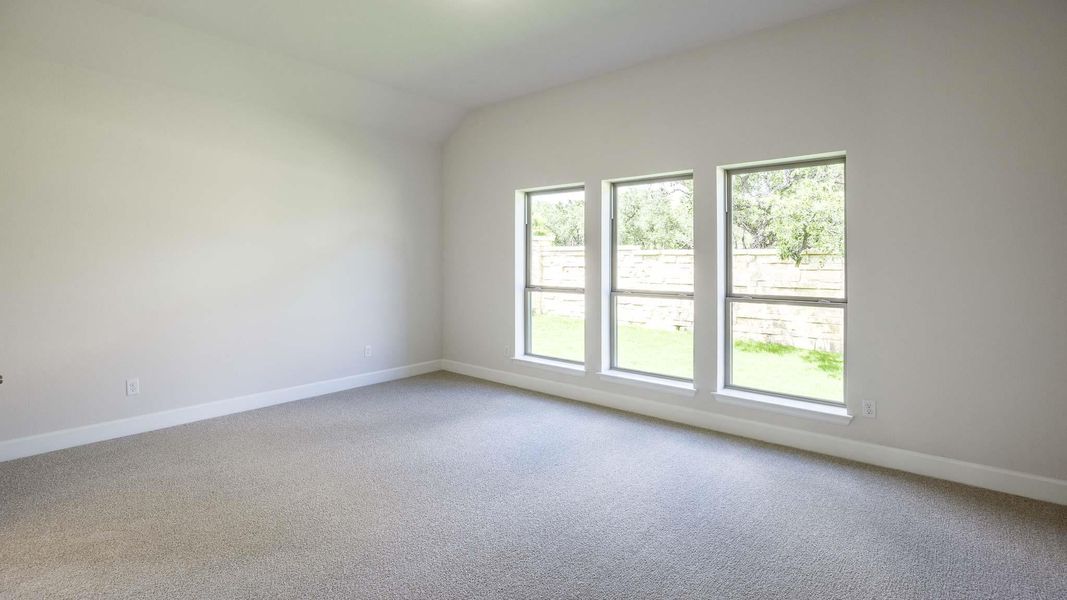 Spacious, unfurnished interior of a new home in Parmer Ranch, Georgetown (Image 8).