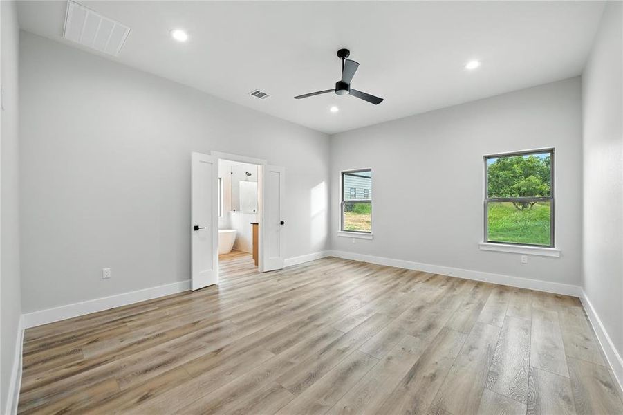 Spacious, unfurnished interior of a new home in , Weatherford (Image 29). Spacious, unfurnished interior of a new home in , Weatherford (Image 29).