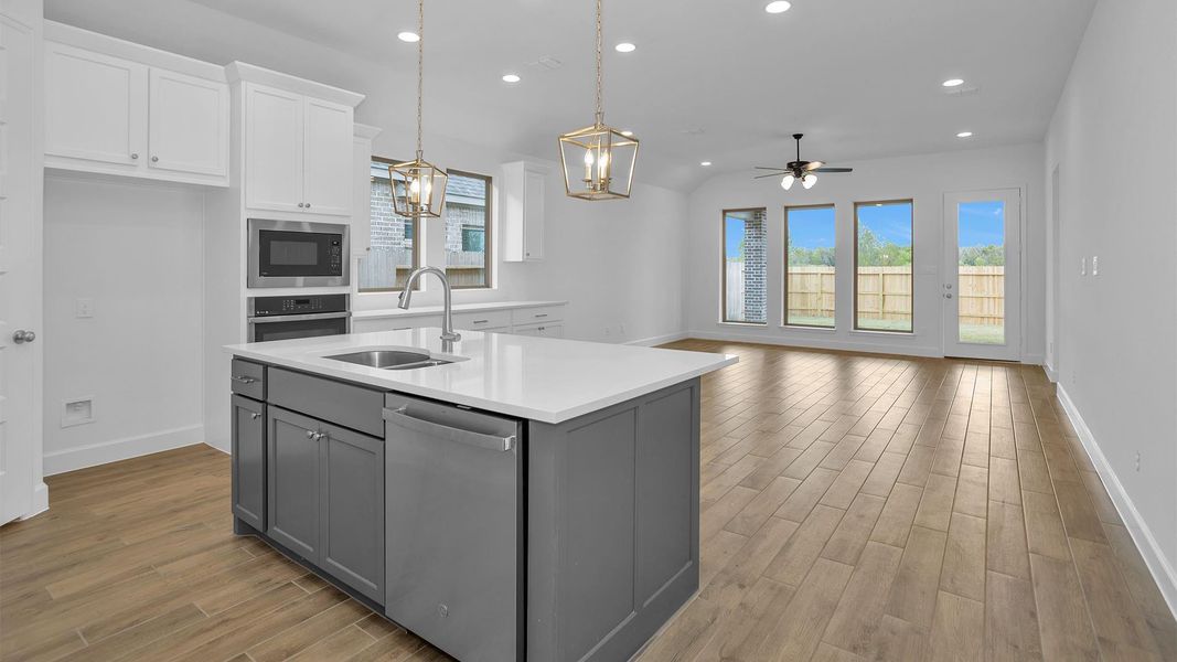 Furnished interior view inside a new home in Valencia 45', Manvel (Image 5). Furnished interior view inside a new home in Valencia 45', Manvel (Image 5).