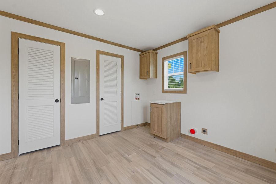 Spacious, unfurnished interior of a new home in , Cross (Image 18).