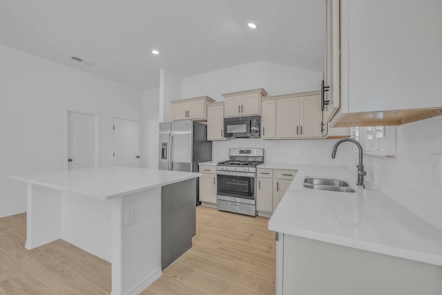 Furnished interior view inside a new home in Paseo Del Este, El Paso (Image 12).