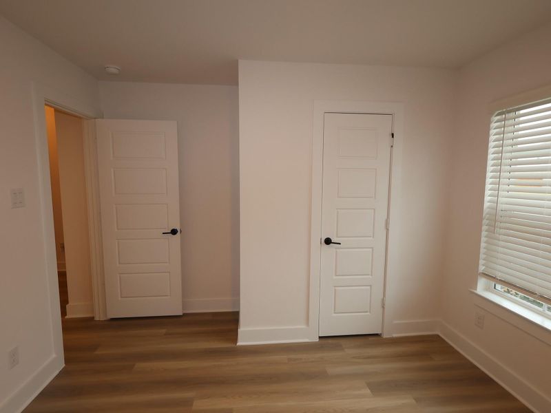 Spacious, unfurnished interior of a new home in Lago Mar, Santa Fe (Image 28).