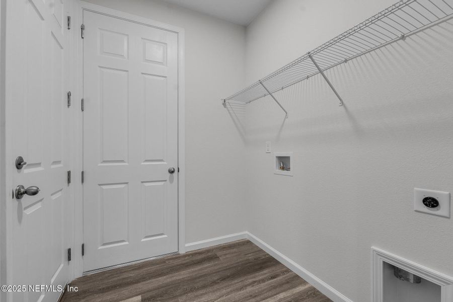 Spacious, unfurnished interior of a new home in , Jacksonville (Image 31).