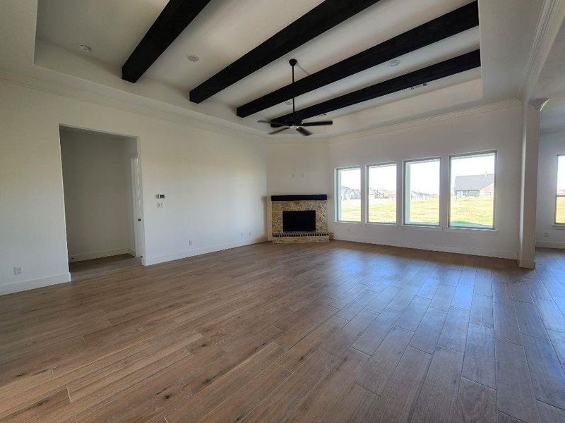 Spacious, unfurnished interior of a new home in Rocky Top, Krum (Image 14).