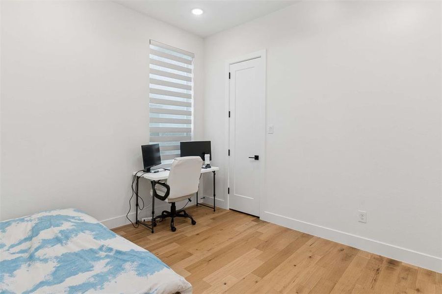 Furnished interior view inside a new home in , Rockwall (Image 30).