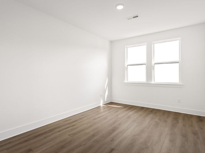 Spacious, unfurnished interior of a new home in Benders Cove, Mount Juliet (Image 38).