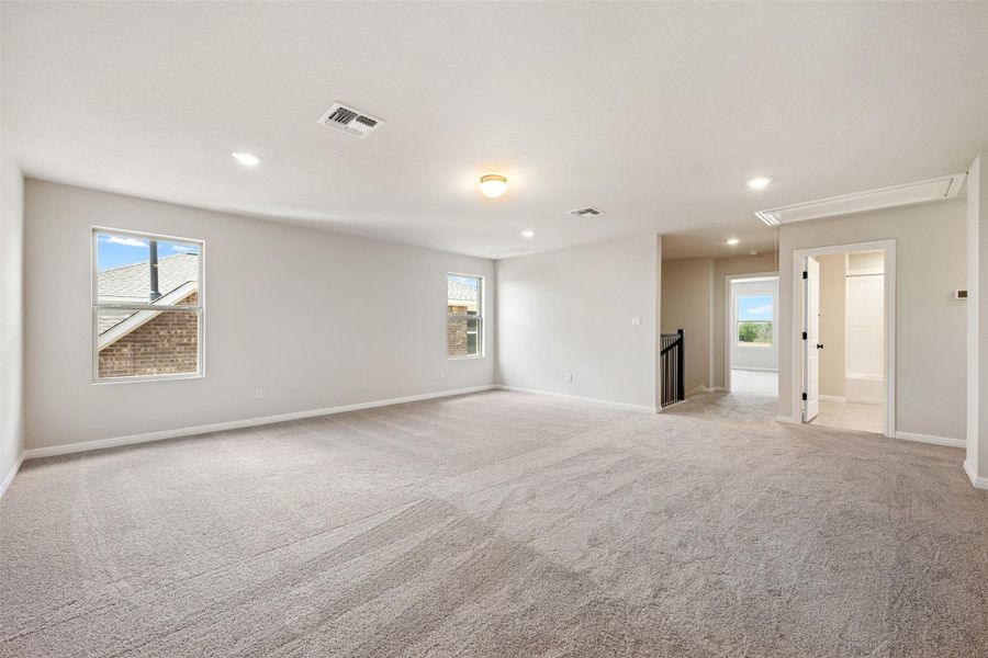 Spacious, unfurnished interior of a new home in Patterson Ranch, Georgetown (Image 27).