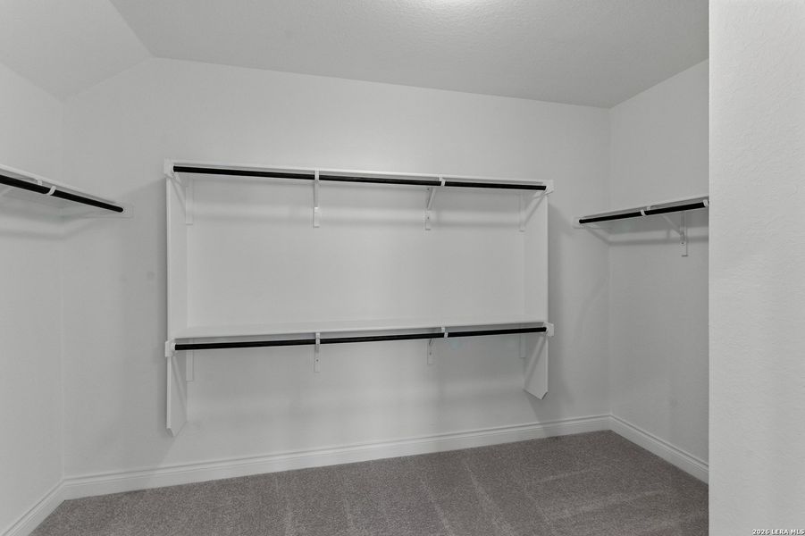 Spacious, unfurnished interior of a new home in Nopal Valley, San Antonio (Image 17).