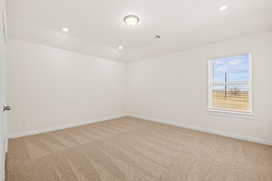 Spacious, unfurnished interior of a new home in Creekhaven, Arcola (Image 25).