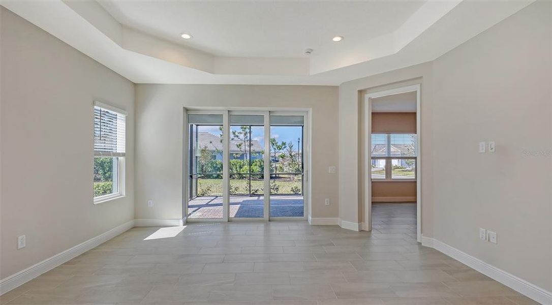 Spacious, unfurnished interior of a new home in , Venice (Image 24).