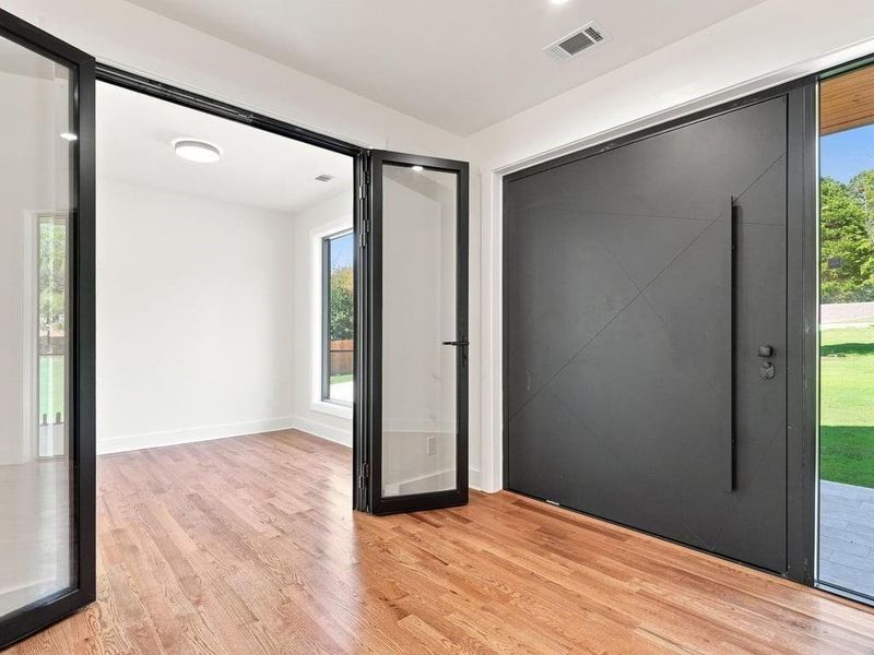 Spacious, unfurnished interior of a new home in , Marietta (Image 45).