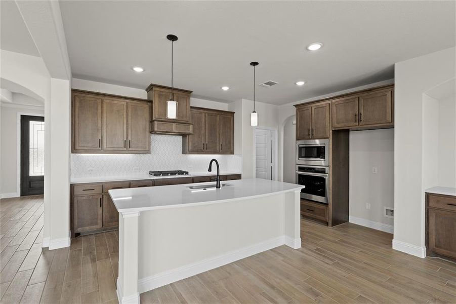 14. 705 Soprano - Kitchen (2)