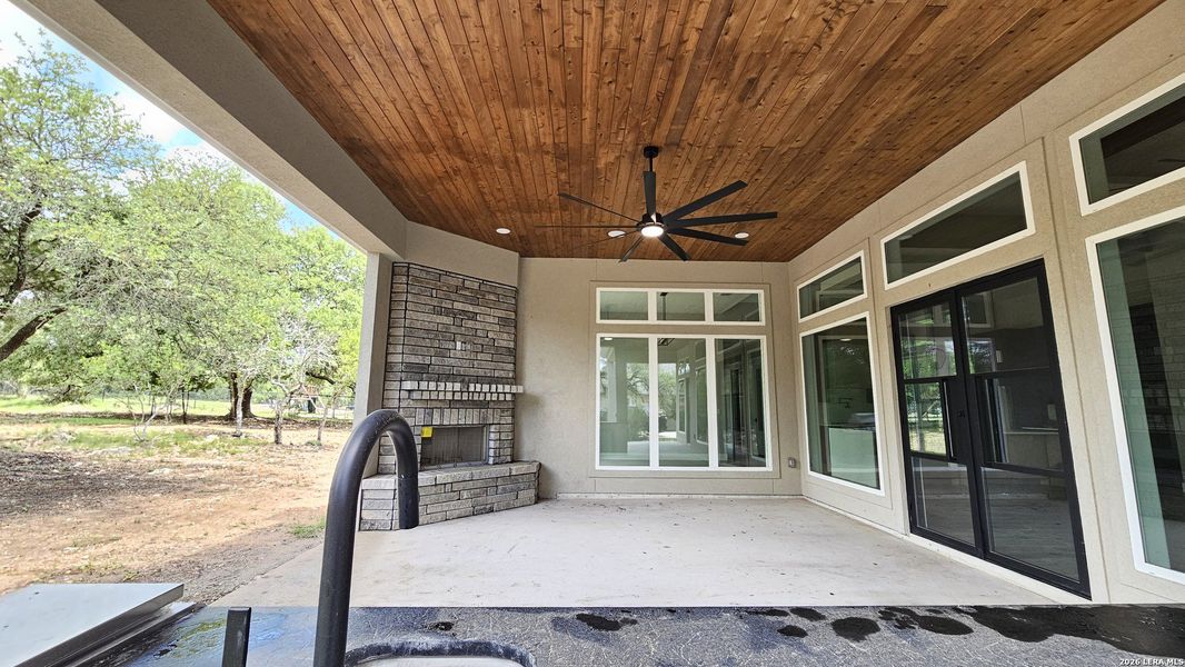 Exterior details and patio area of a home in , New Braunfels (Image 3).