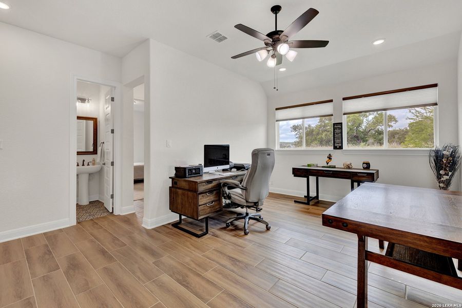 Furnished interior view inside a new home in Waldsanger, New Braunfels (Image 15).