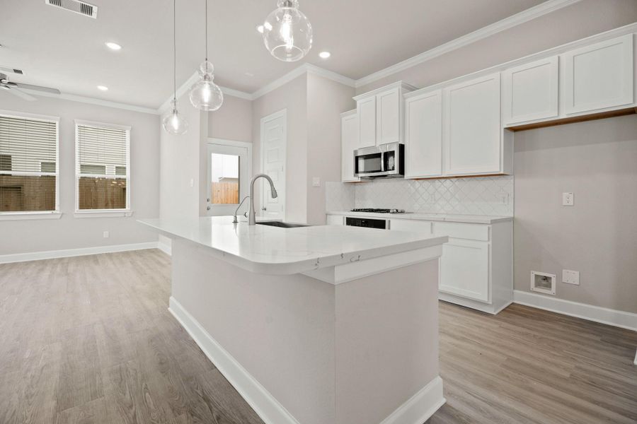 Stylish kitchen (*Photo not of actual home and used for illustration purposes only.) Stylish kitchen (*Photo not of actual home and used for illustration purposes only.)