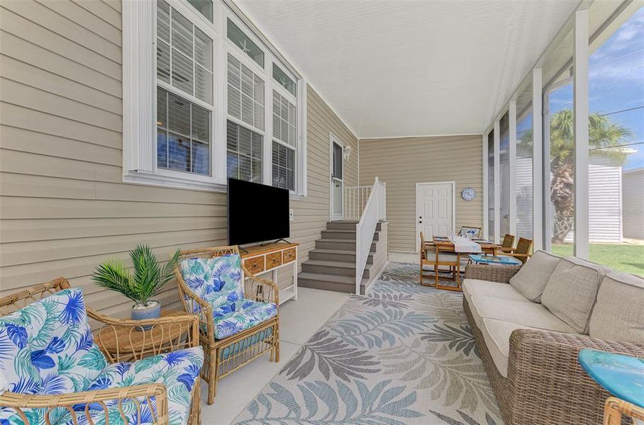 Exterior details and patio area of a home in , Venice (Image 18).