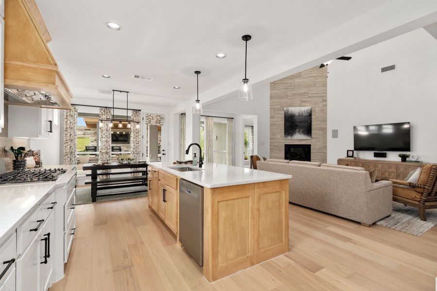 Plan 1565 Kitchen/Living Room Representative Photo Plan 1565 Kitchen/Living Room Representative Photo