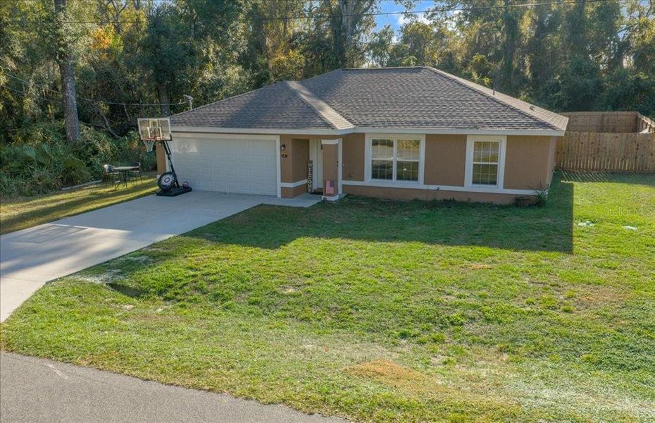 Exterior details and patio area of a home in , Ocala (Image 22).