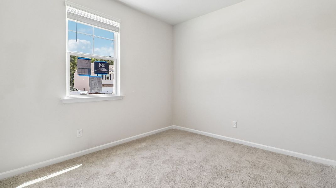 Spacious, unfurnished interior of a new home in Sease's Pond, Gilbert (Image 23).